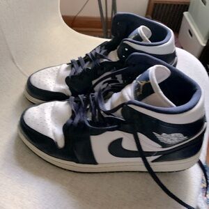 Pre Owned Nike Air Jordan 1 Mid